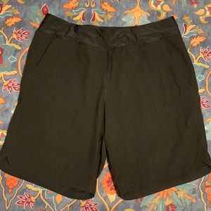 Land’s End quick dry board shorts with pockets and adjustable waist